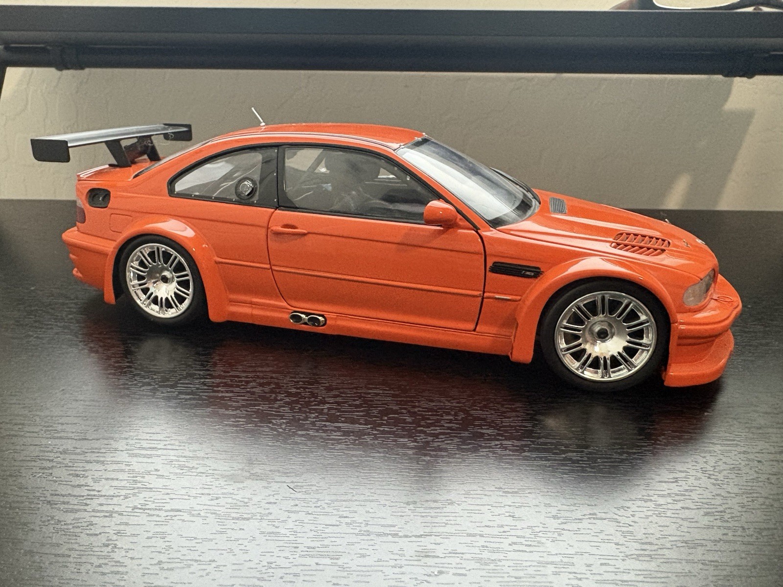 1:18 Minichamps BMW E46 M3 GTR Street 2001 – Orange