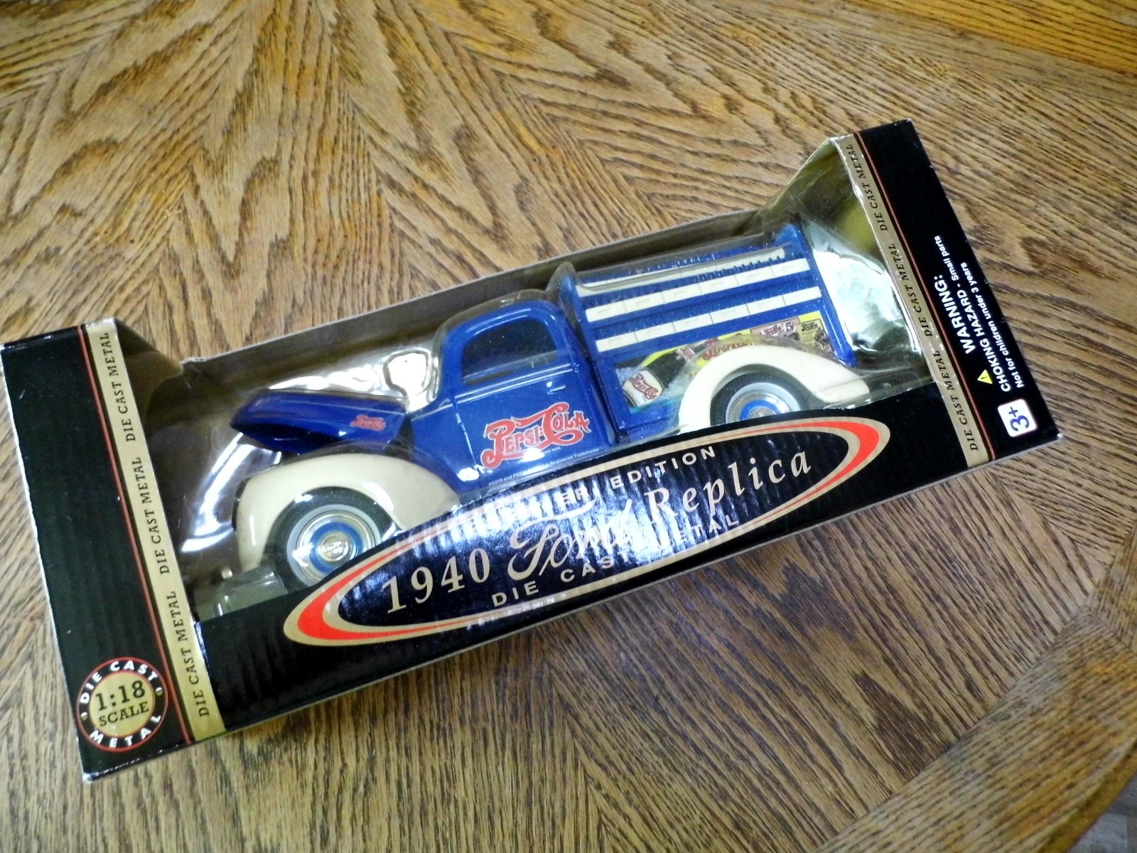 Golden Wheel 1940 Ford Pepsi Cola Delivery Diecast Truck 1:18 Scale