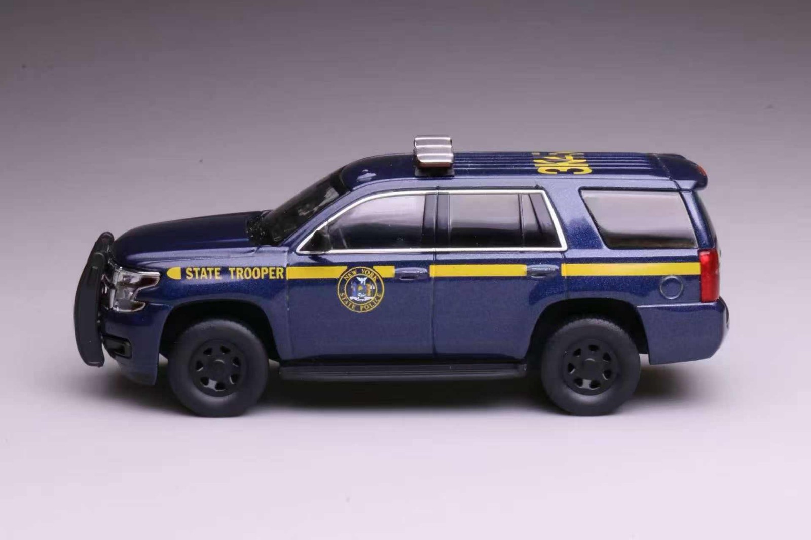 596 1: 64 Chevrolet Tahoe NYSP/CHP State Police car Diecast Collect Car