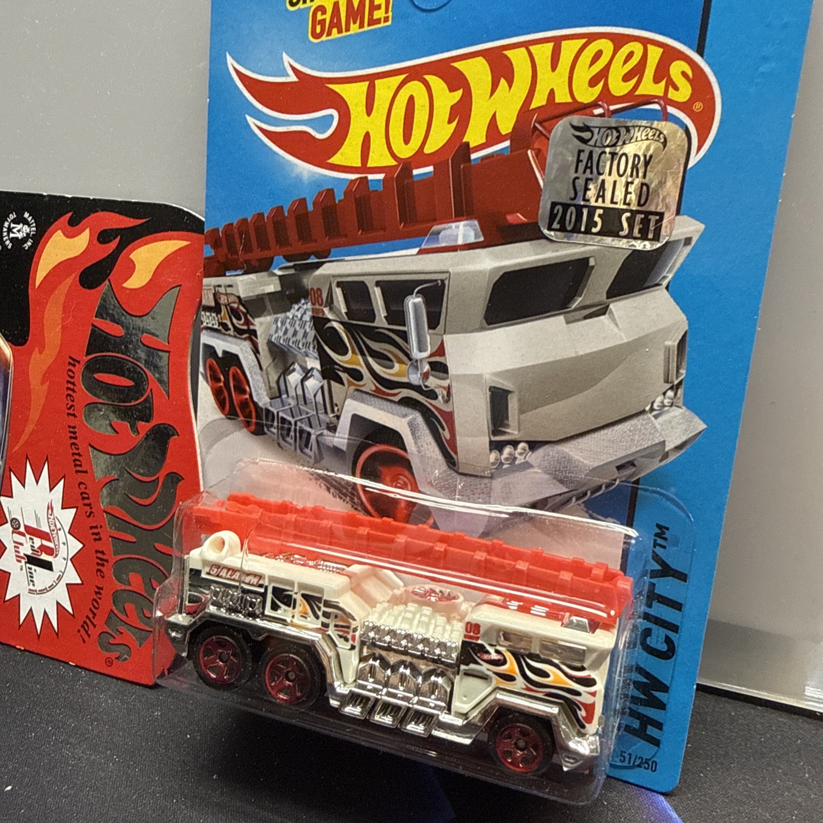 2013 HOT WHEELS HW CITY 5 ALARM White Red ladder 🔥Factory Sealed