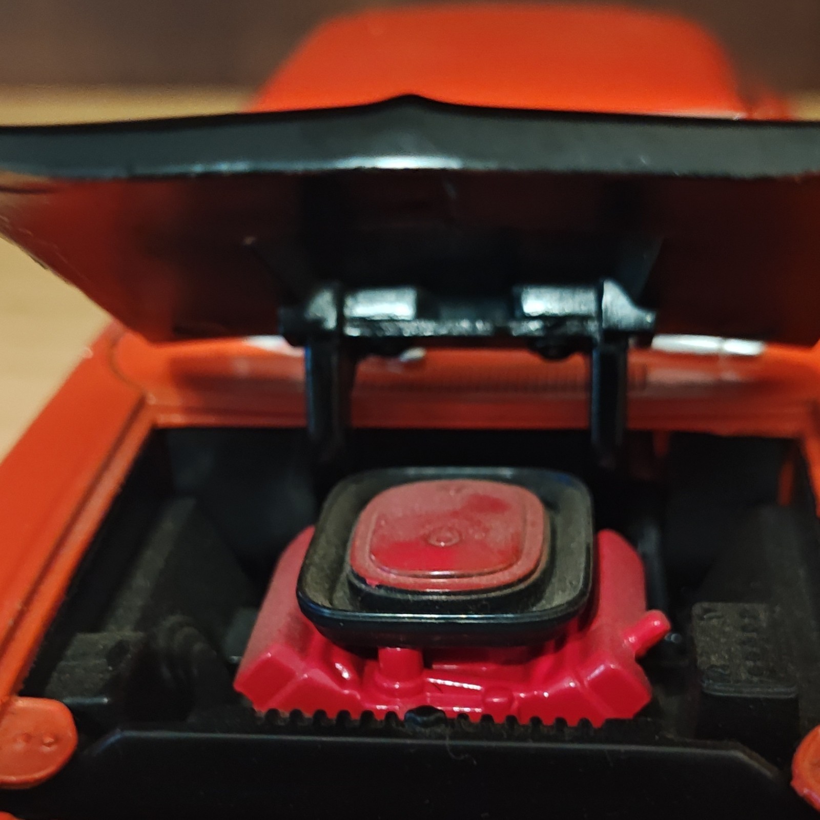 Motor Max 1:24 1969 Dodge Coronet Superbee Orange/Black Diecast Opening