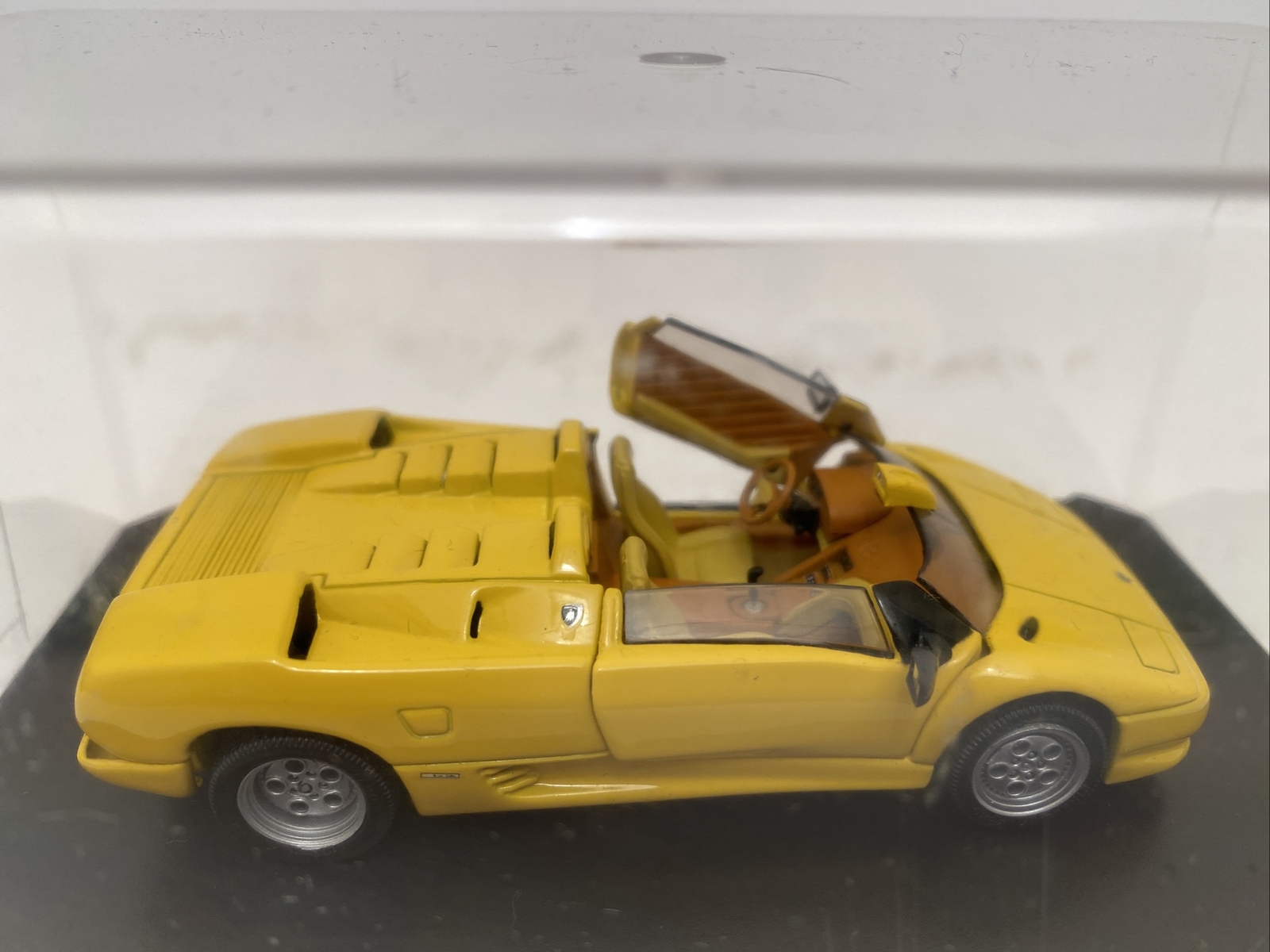 Detail Cars 1:43 Lamborghini Diablo Roadster Yellow Art 112 – H-T-F – UNOPENED!