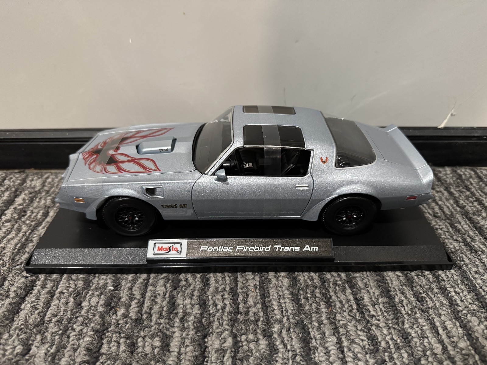 Maisto 1:18 Diecast Special Edition Pontiac Firebird Trans Am GREY NEW IN BOX