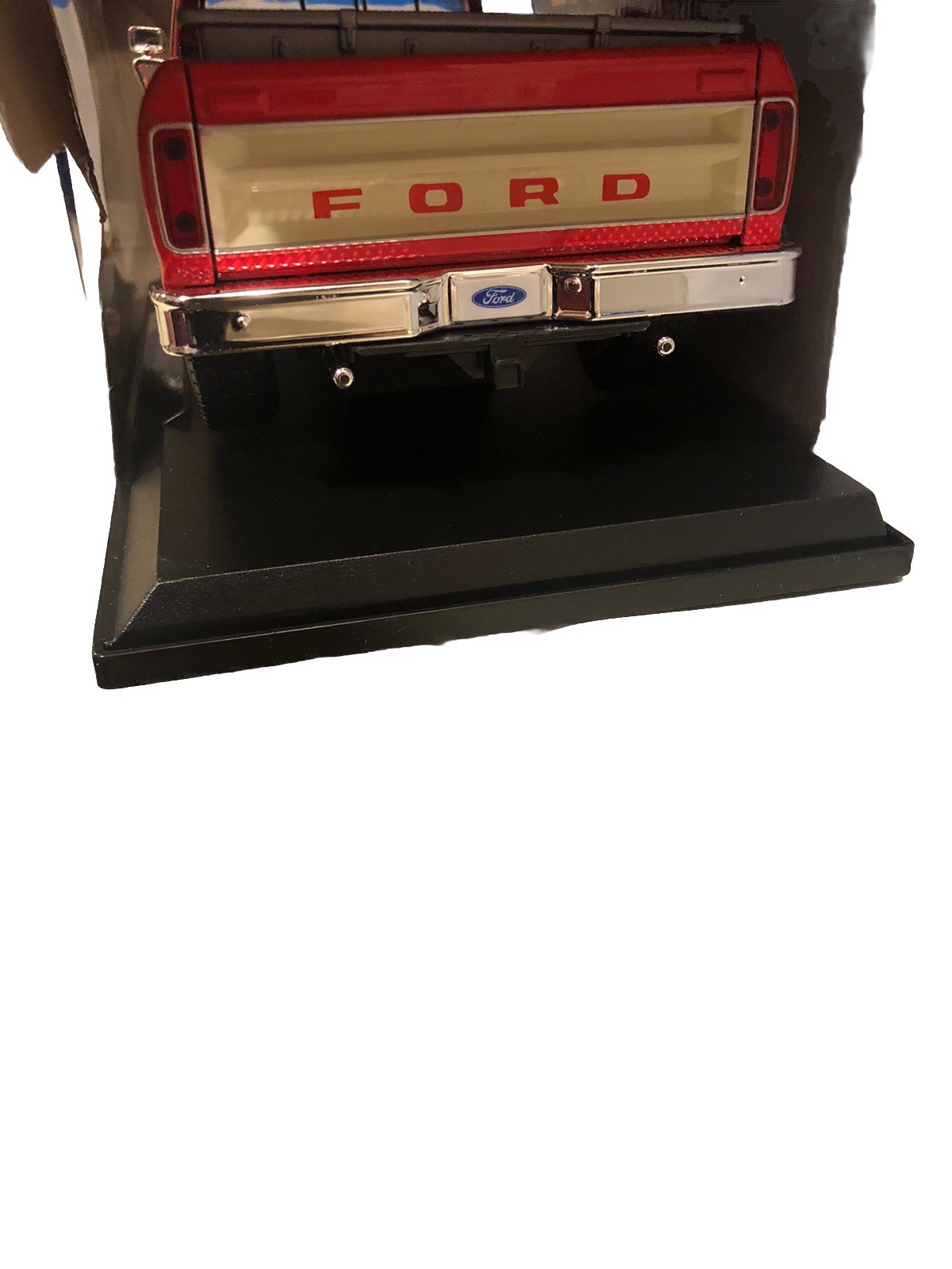 MAISTO SPECIAL EDITION 1979 FORD F150 PICKUP TRUCK EXCLUSIVE STYLE 1/18 SCALE