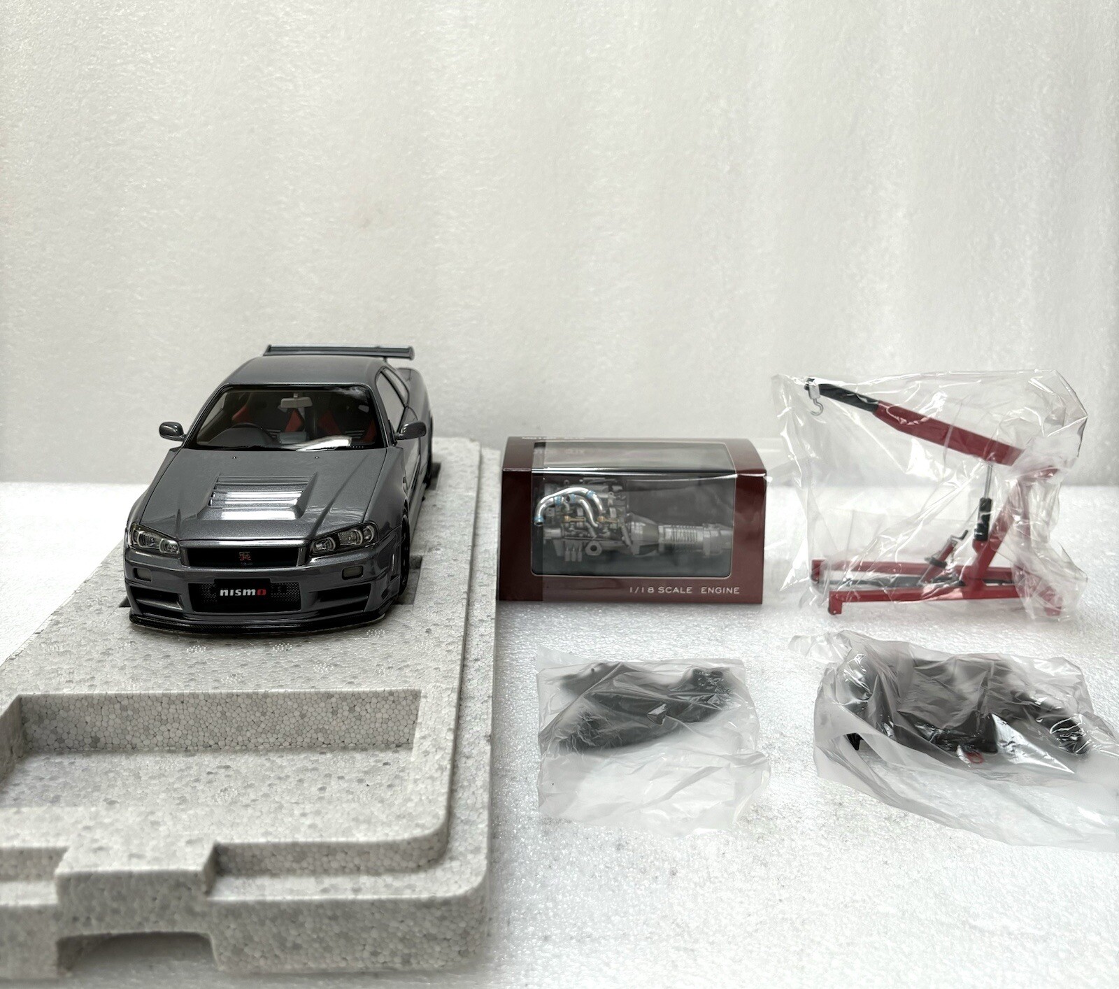 1/18 MotorHelix Nissan Skyline R34 GT-R Nismo Z-tune Gun Metallic Gray Diecast