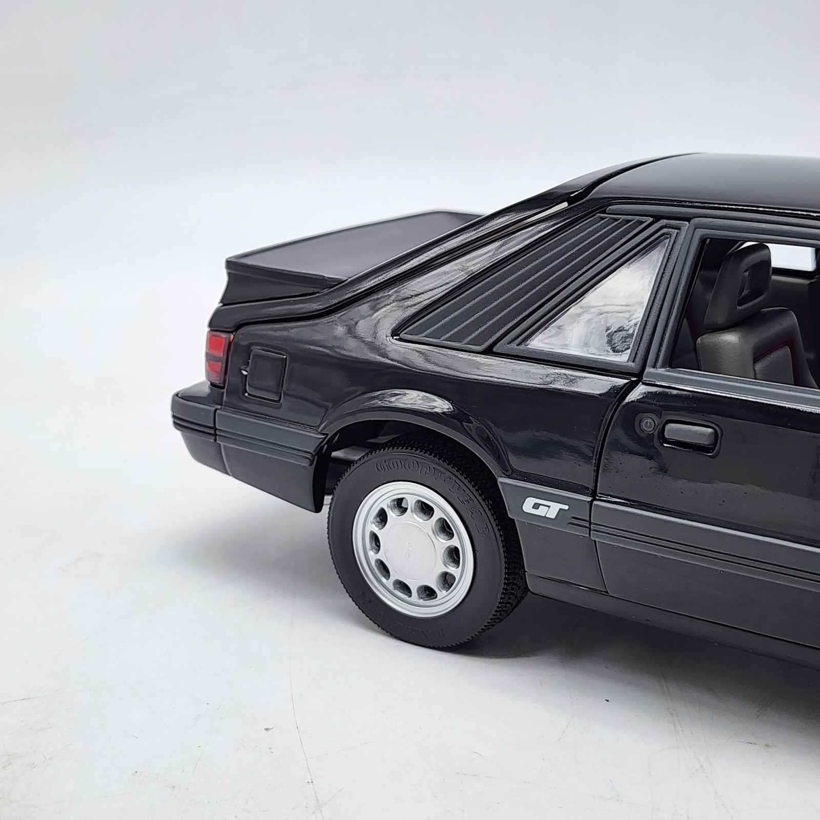 52Z GMP Black 1985 Ford Mustang 5.0 GT 1:18 New Open Box Rare HTF 1909/3000