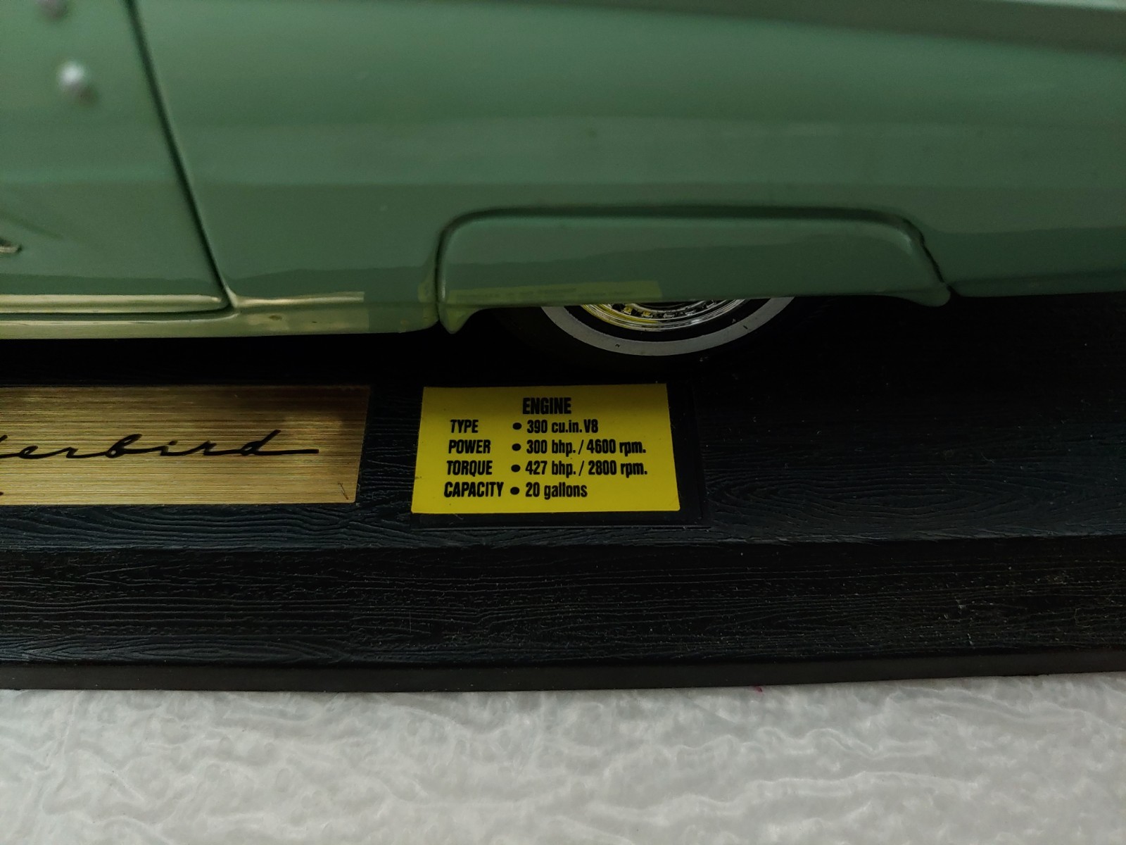 Anson 1963 Ford Thunderbird 1/18 Die-Cast Automobile with Stand