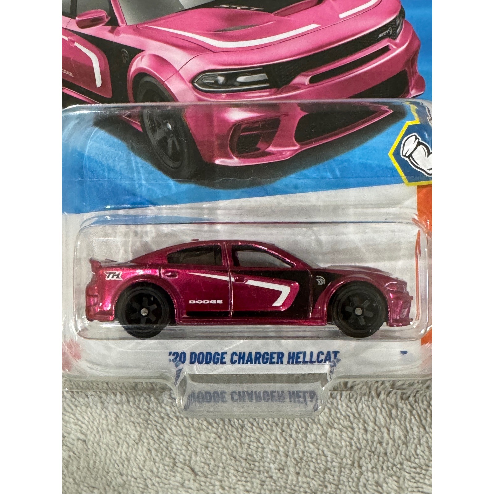 Hot Wheels 2025 Super Treasure Hunt ’20 Dodge Charger Hellcat Pink Muscle Mania