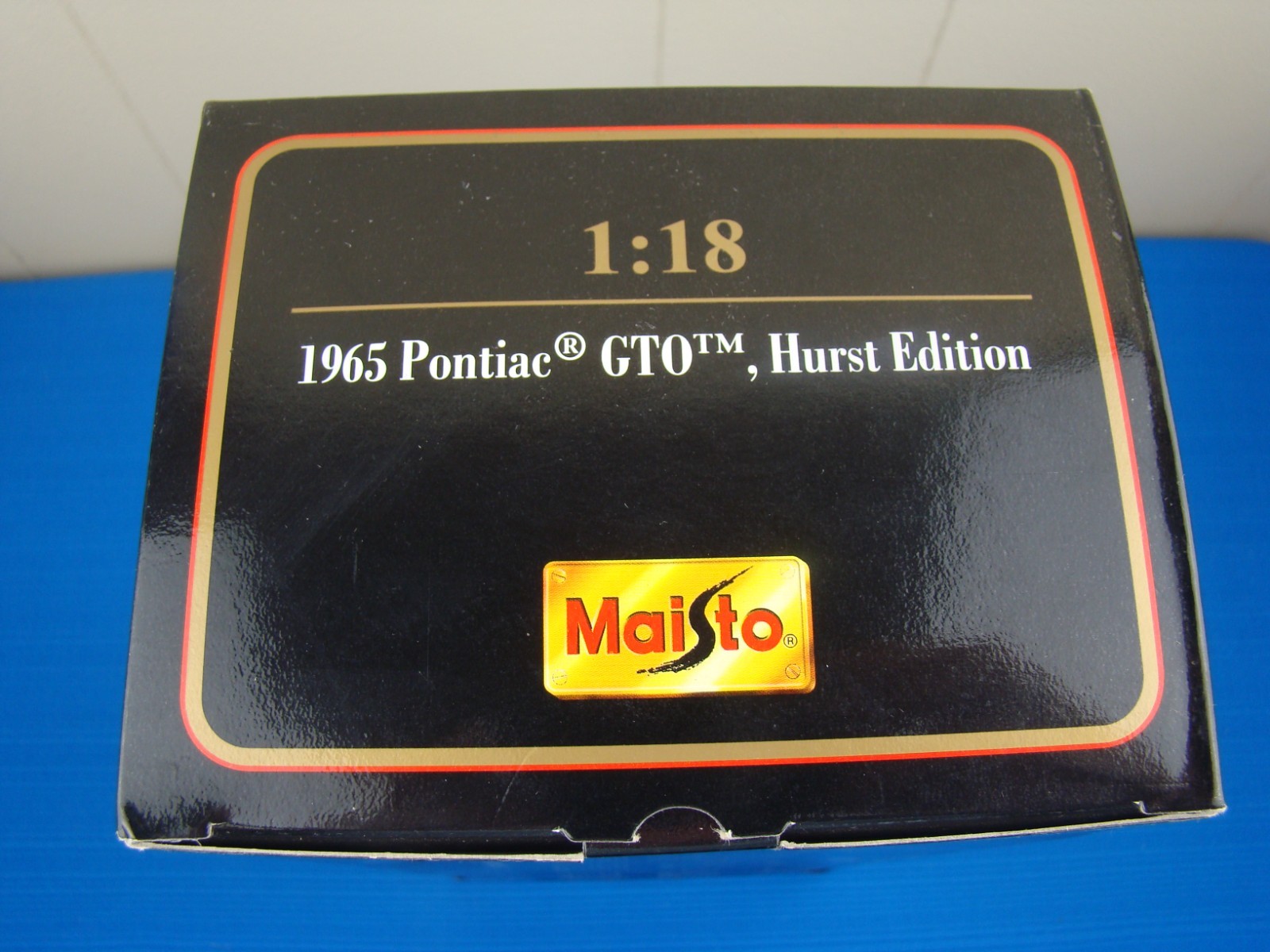 Maisto Special Edition 1965 Pontiac GTO Convertible Hurst Edition Iris Mist