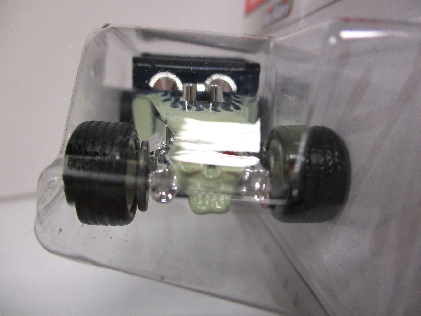 HOT WHEELS – LARRY’S GARAGE – BONE SHAKER CUSTOM RAT ROD PICKUP – REAL RIDERS