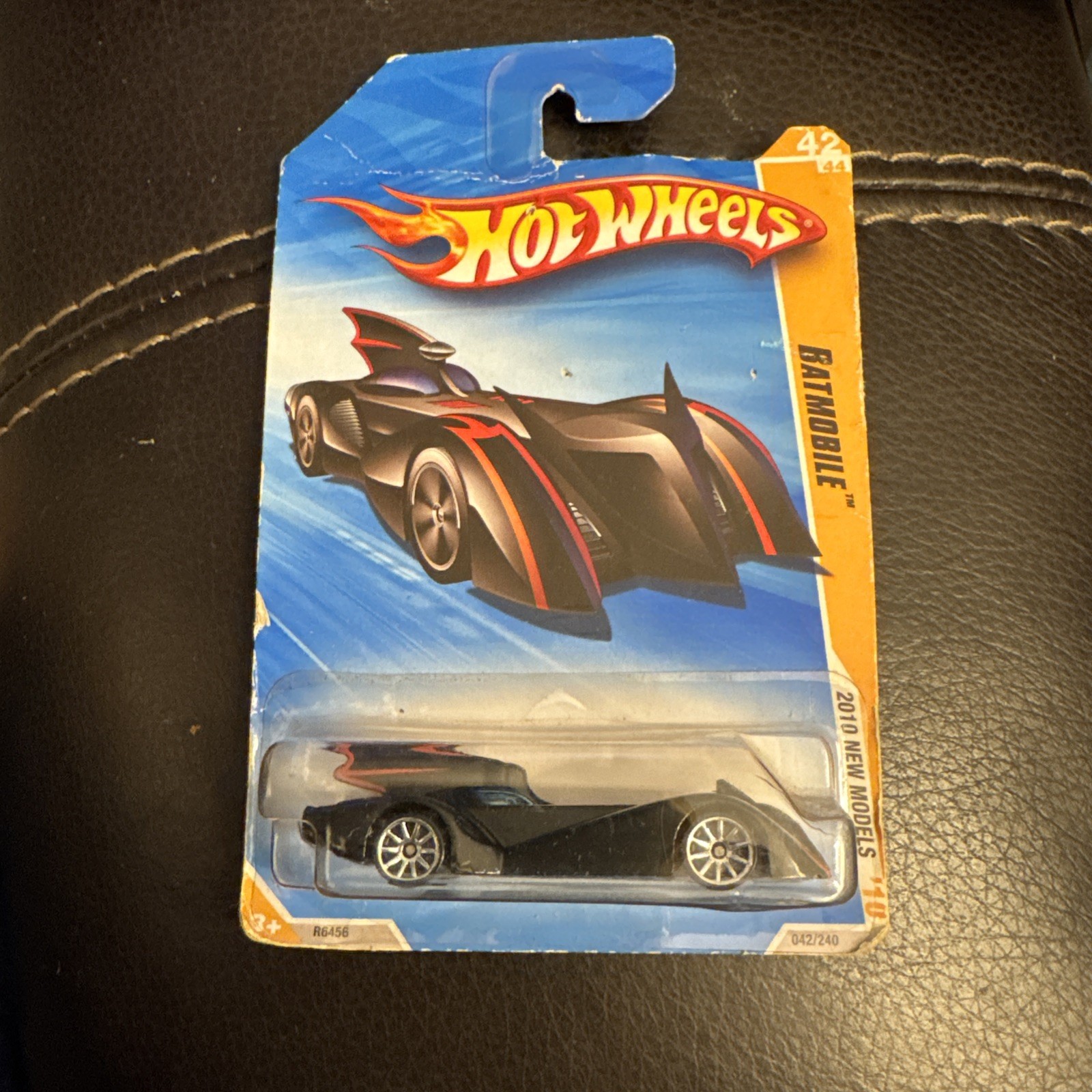 2010 HOT WHEELS BATMOBILE, BLACK, #42/44 2010 NEW MODELS, #042/240, CHROME RIMS