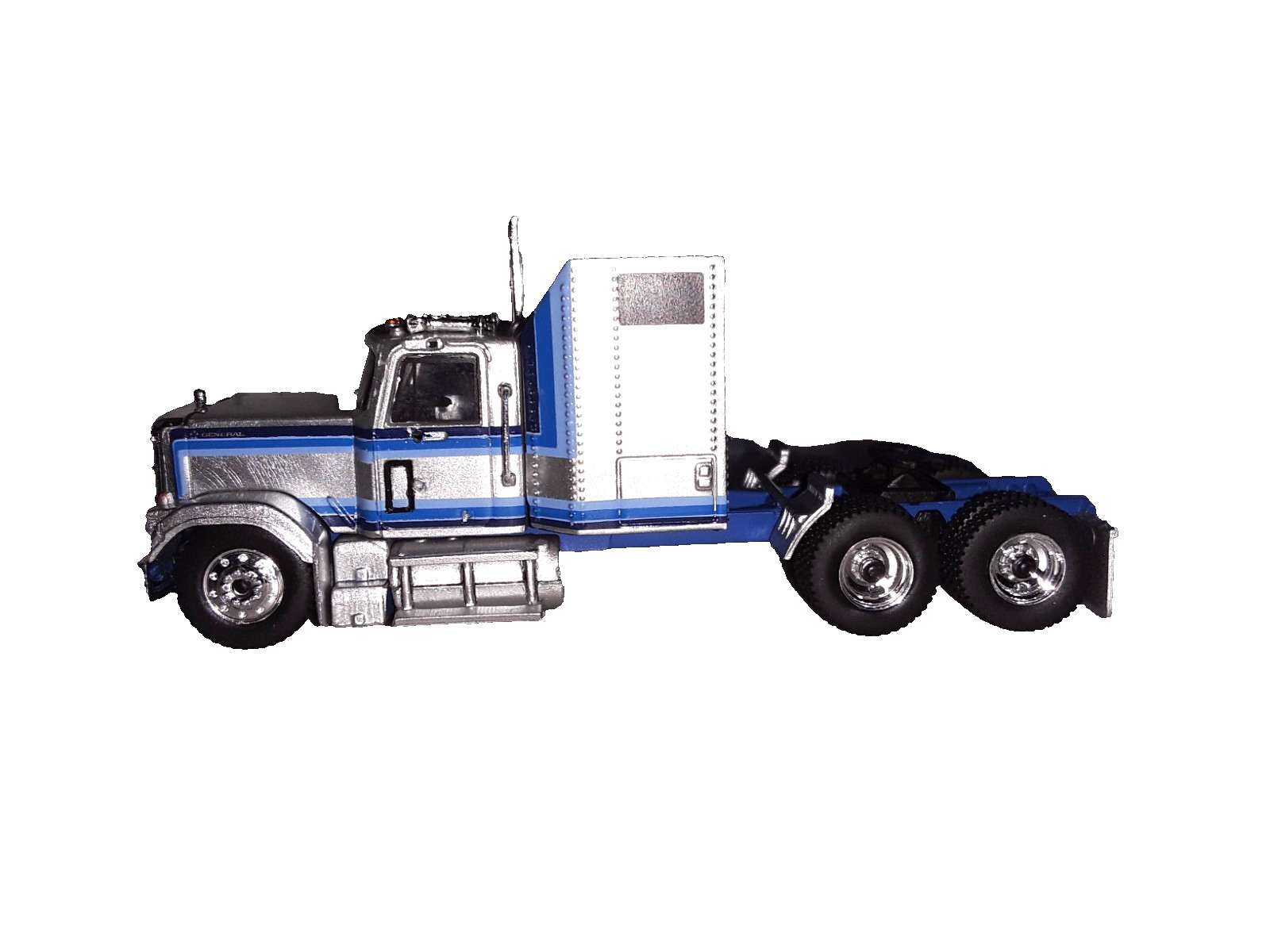 Brekina HO-1:87 Scale GMC GENERAL Tractor w/Sleeper (CC-201