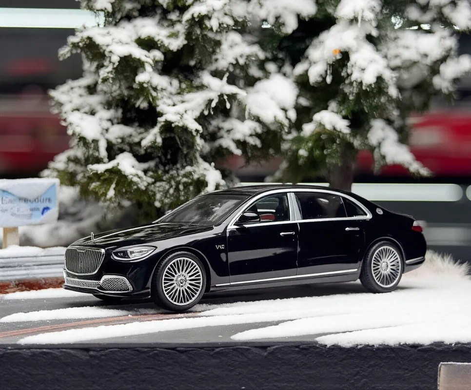 MINIGT 1:64 Black Maybach S680 Luxury Sedan Sports Model Diecast Metal Car