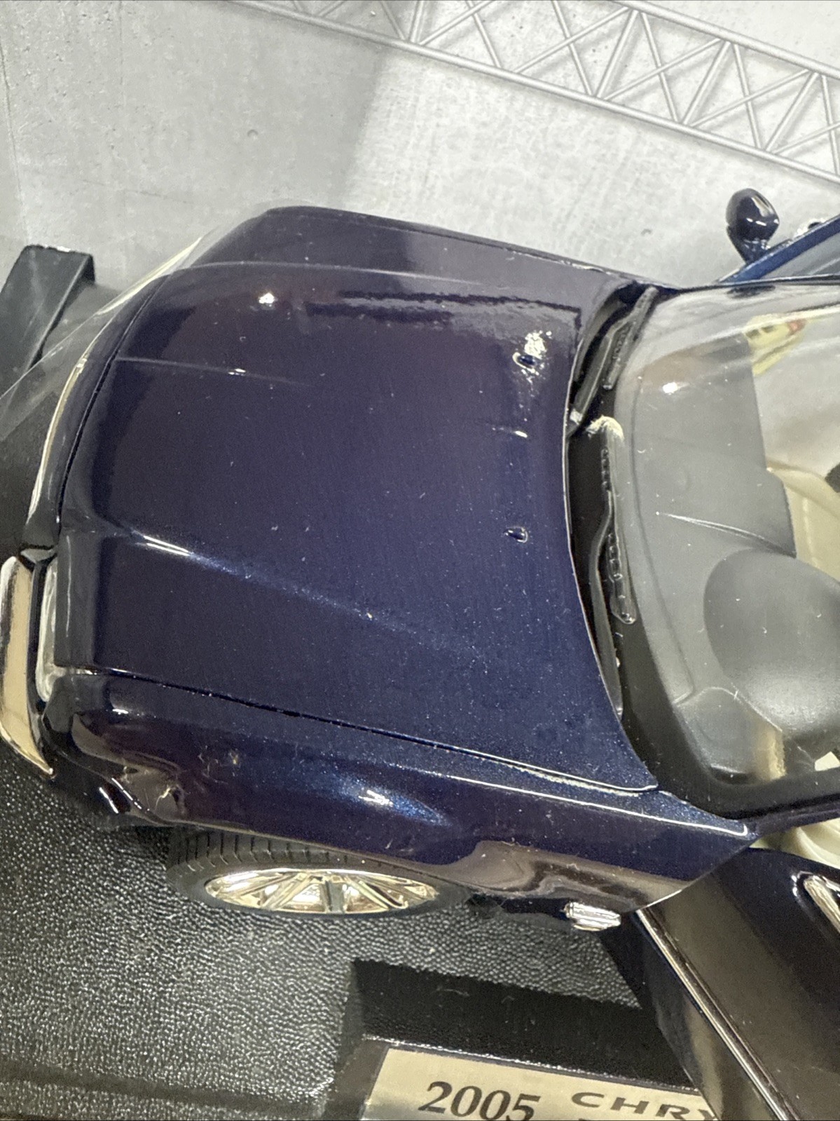 Fairfield 2005 Chrysler 300 Hemi C 1:18 Scale Diecast Model Car Blue 73155