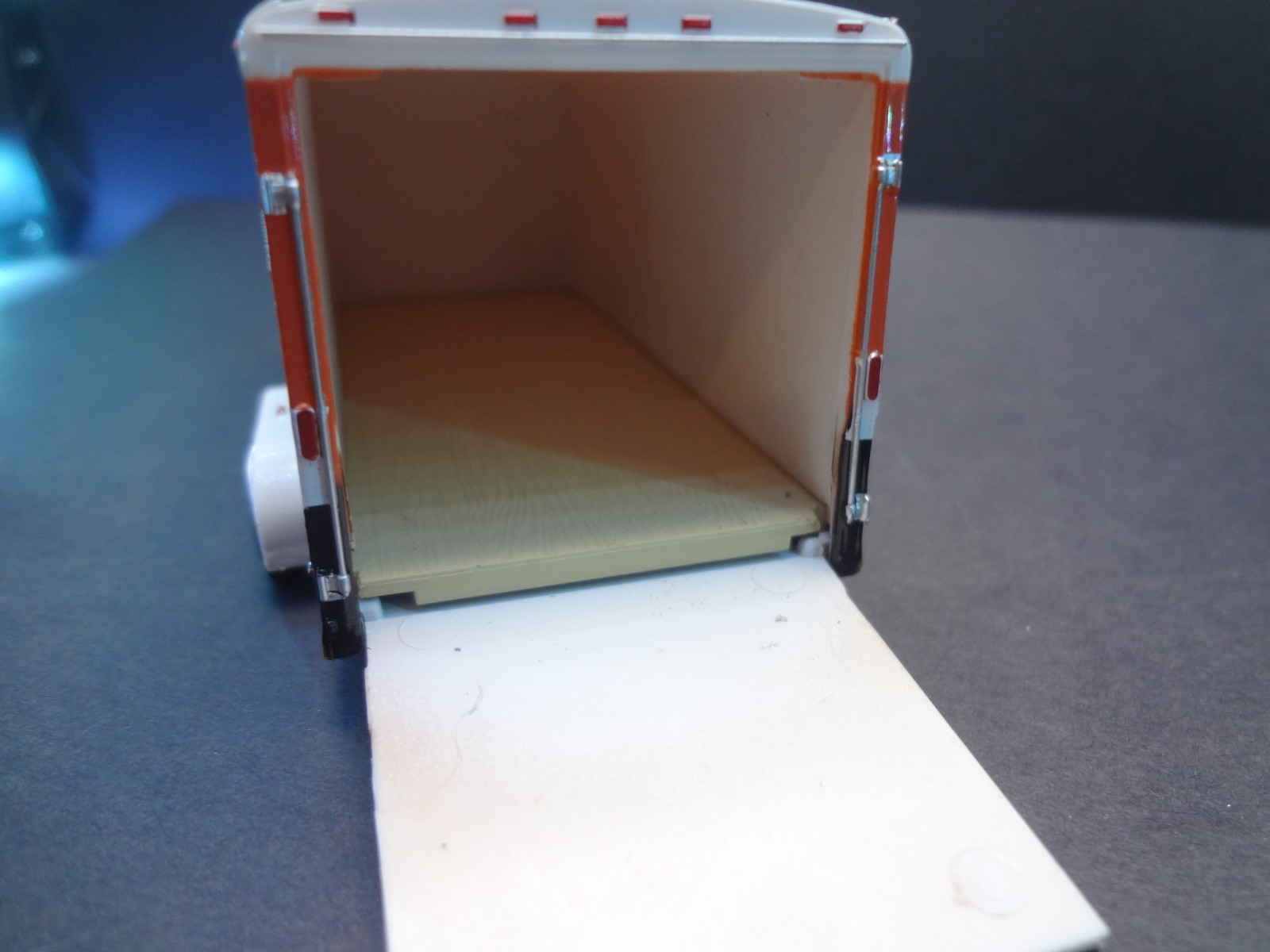 1:64 Scale enclosed car trailer w opening rear FRAM Oil Filters – Loose 1:64