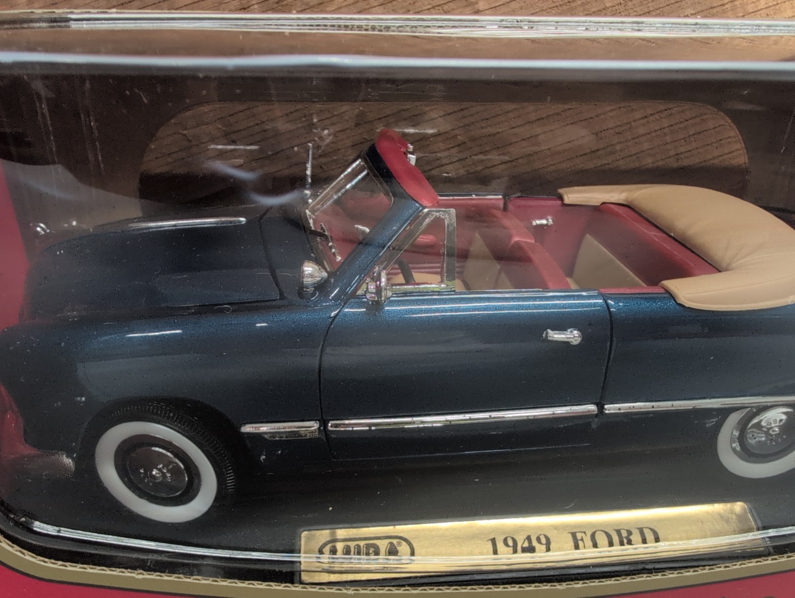 Mira Golden Line 1949 Ford Blue Convertible 1/18