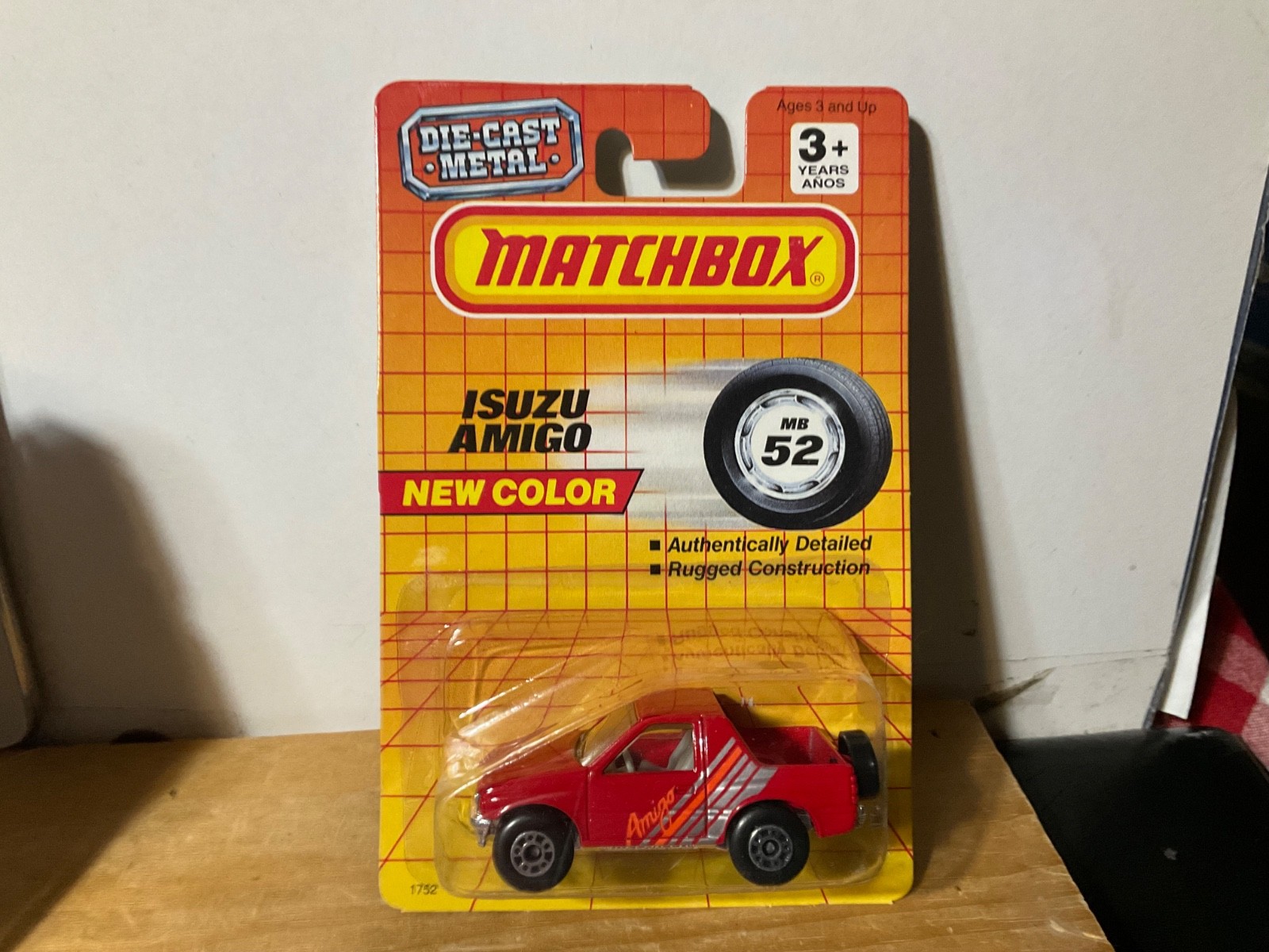 Matchbox 1992 MB 52 Isuzu Amigo new color for 1992 is red