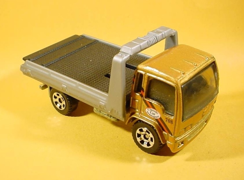 MATCHBOX GOLD ISUZU DELIVERY TRUCK FLATBED LOOSE