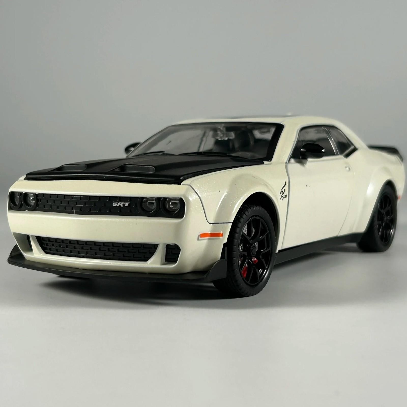 1:24 DODGE Challenger Hellcat Redeye Alloy Diecast Car Toy Gift Collectible NEW
