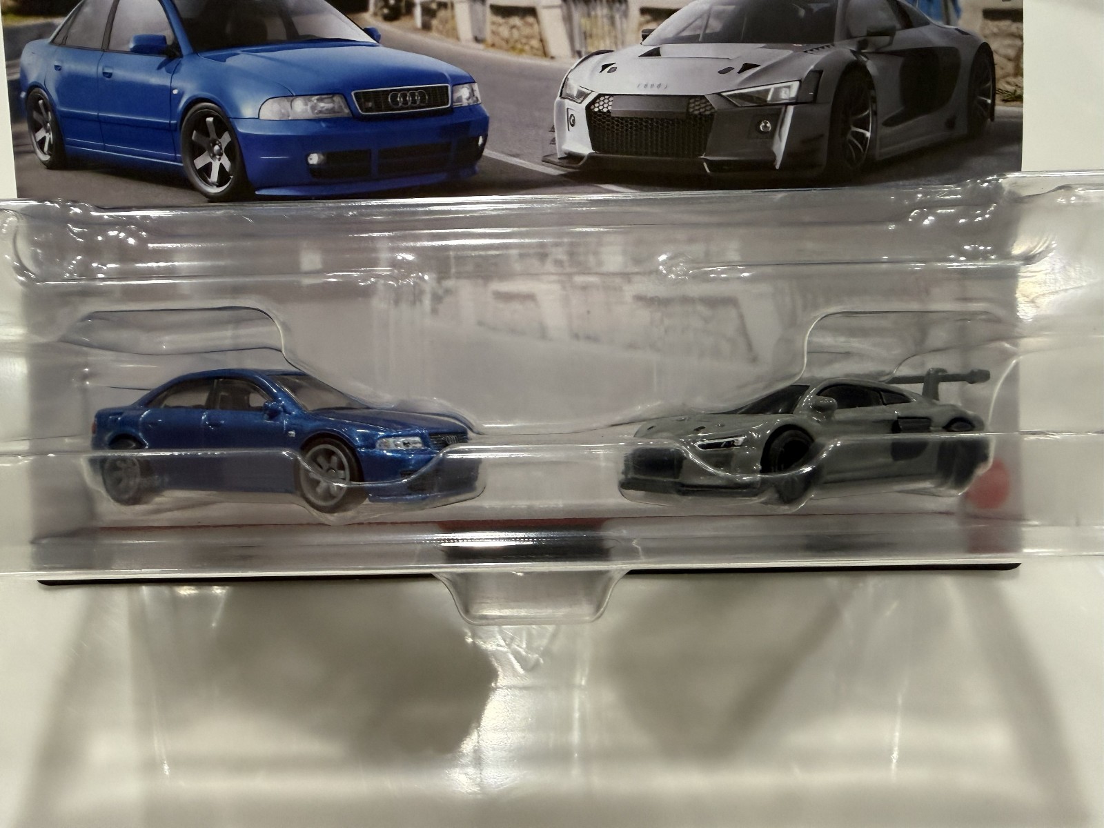 Hot Wheels Premium Car Culture Twin 2 Pack Audi S4 Quattro & Audi R8 LMS Protect