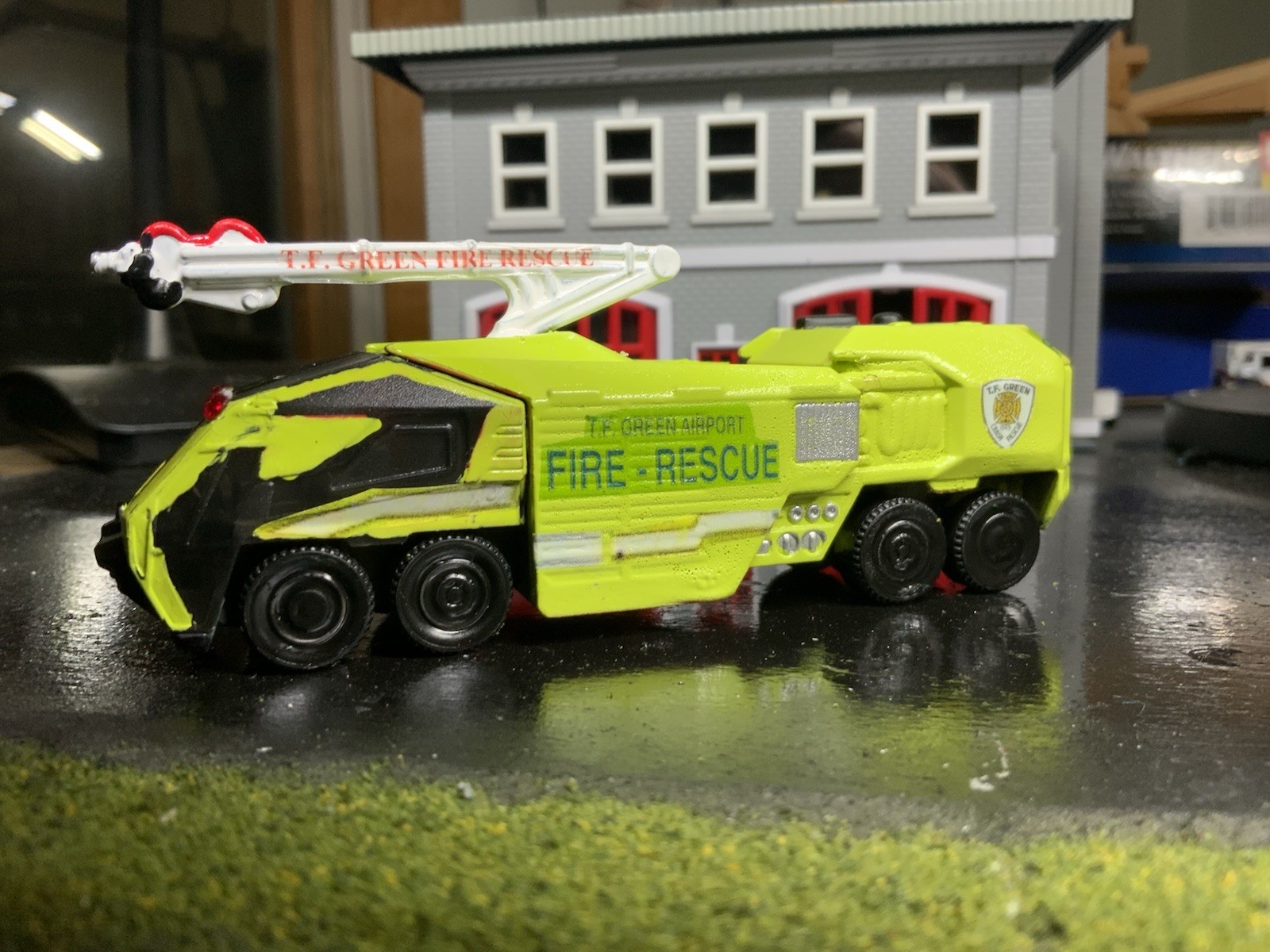 Matchbox T F Green Fire Rescue Crash Truck