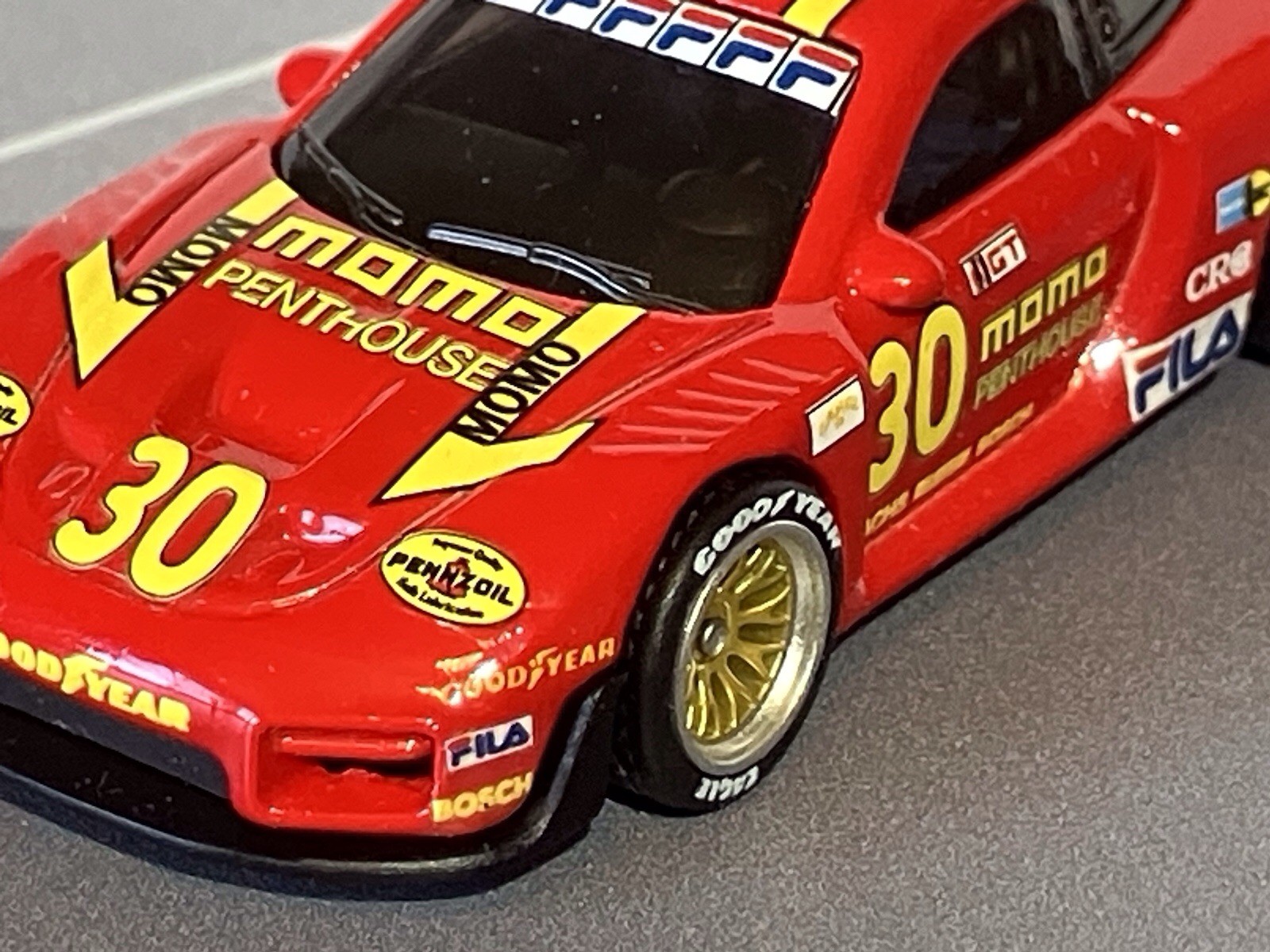1/64 Custom Hot Wheels PORSCHE 935 w/real riders MOMO Custom