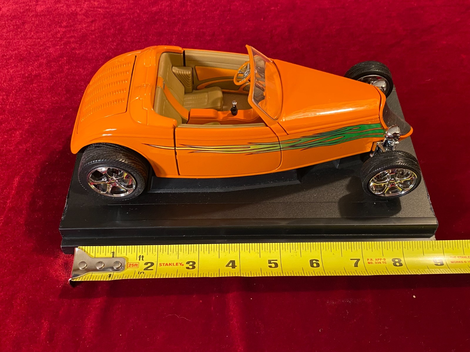 Shyne Rodz Collection 1:18 Die-Cast 1933 Ford Convertible Coupe lot 134 no box