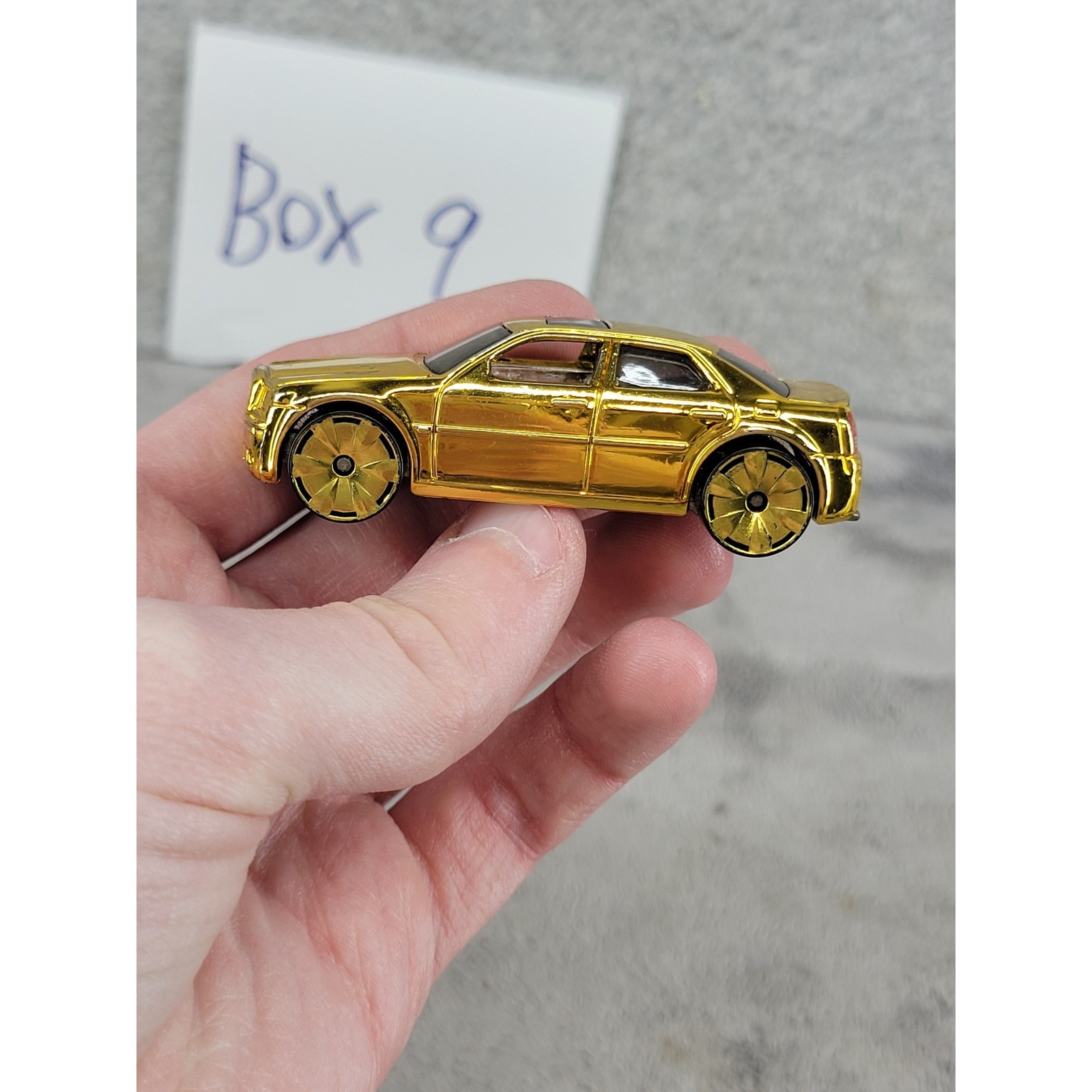 Hot Wheels Chrysler 300C Gold Chrome Hemi 2005 Diecast 1:64 Scale