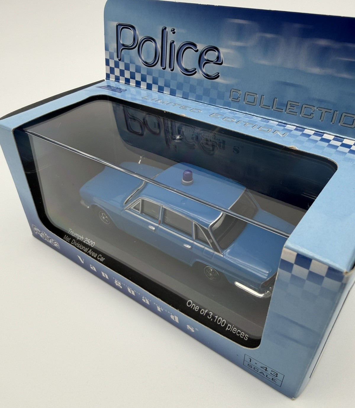 Lledo Vanguards VA08205 Triumph 2500 Met Police Divisional Area Car 1:43 Scale