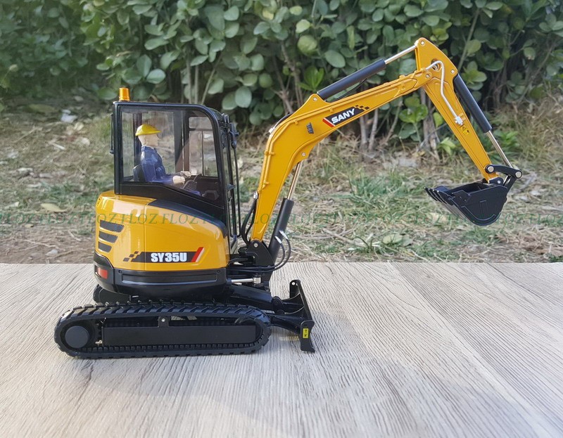 SANY SY35U Hydraulic Excavator 1/20 Diecast Truck Pre-built Model