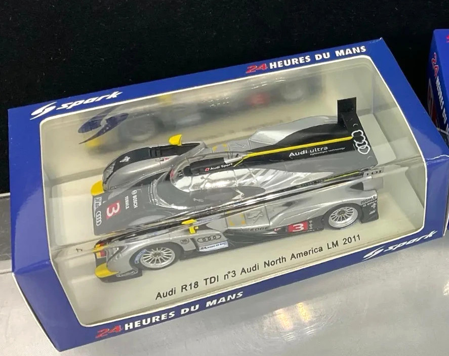 Spark 1/43 Audi R18 TDi Sport Team Joest car #1 2011 24 H LeMans S2516 TN119B