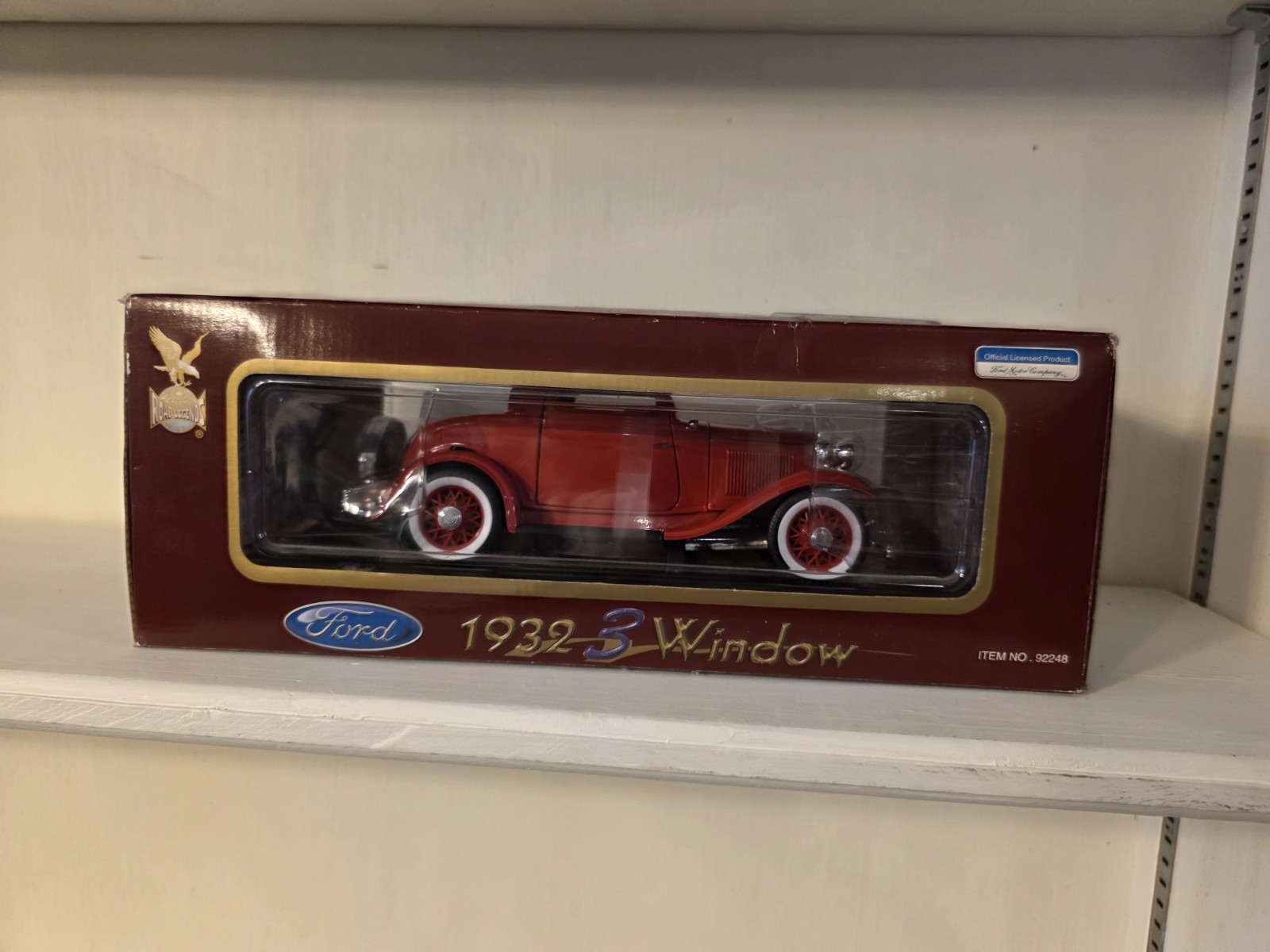 1932 FORD 3-WINDOW 1:18 DIECAST CAR ROAD LEGENDS