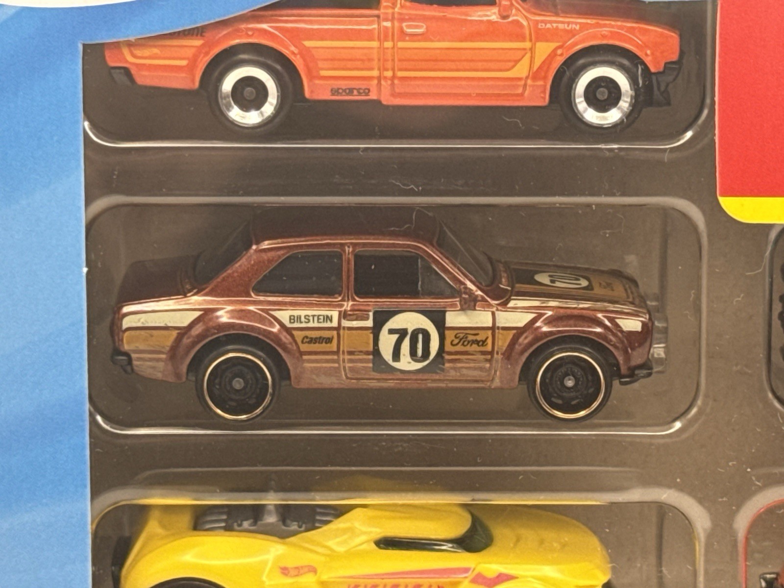 Hot Wheels “Hot Wheels 8” Variety Pack of 8 Cars – 1:64 Diecast Car