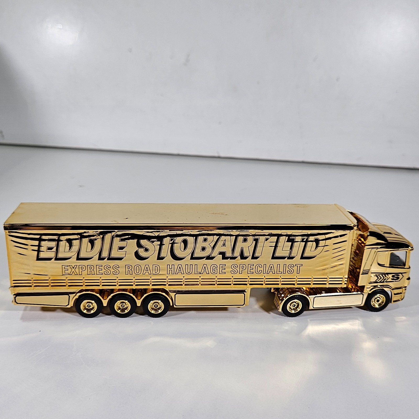 Corgi 1:64 Scale Eddie Stobart Story Gold Plated Scania Truck CC86610 Box Model.