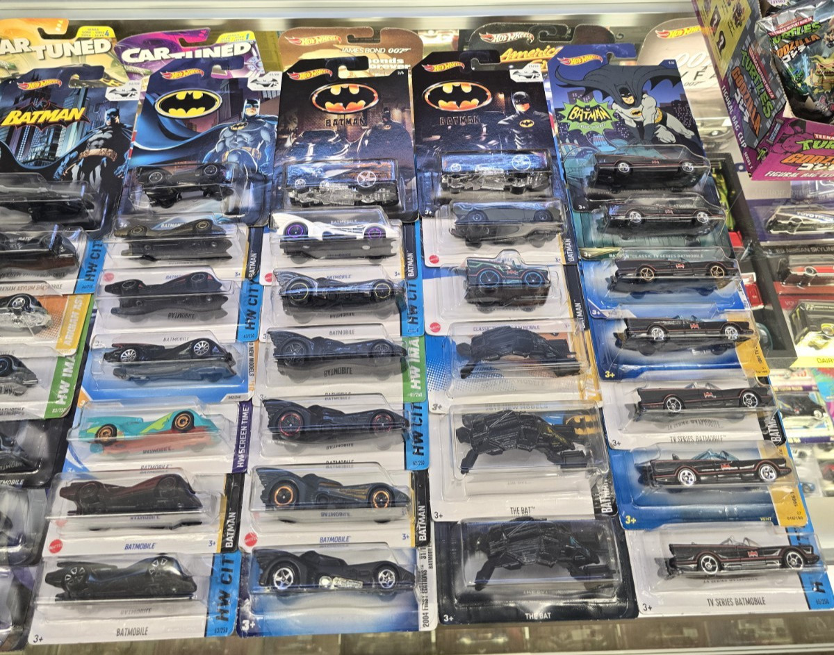 Hot Wheels Batman Batmobile The Bat Batcopter Tumbler Tooned Bat-pod Lot