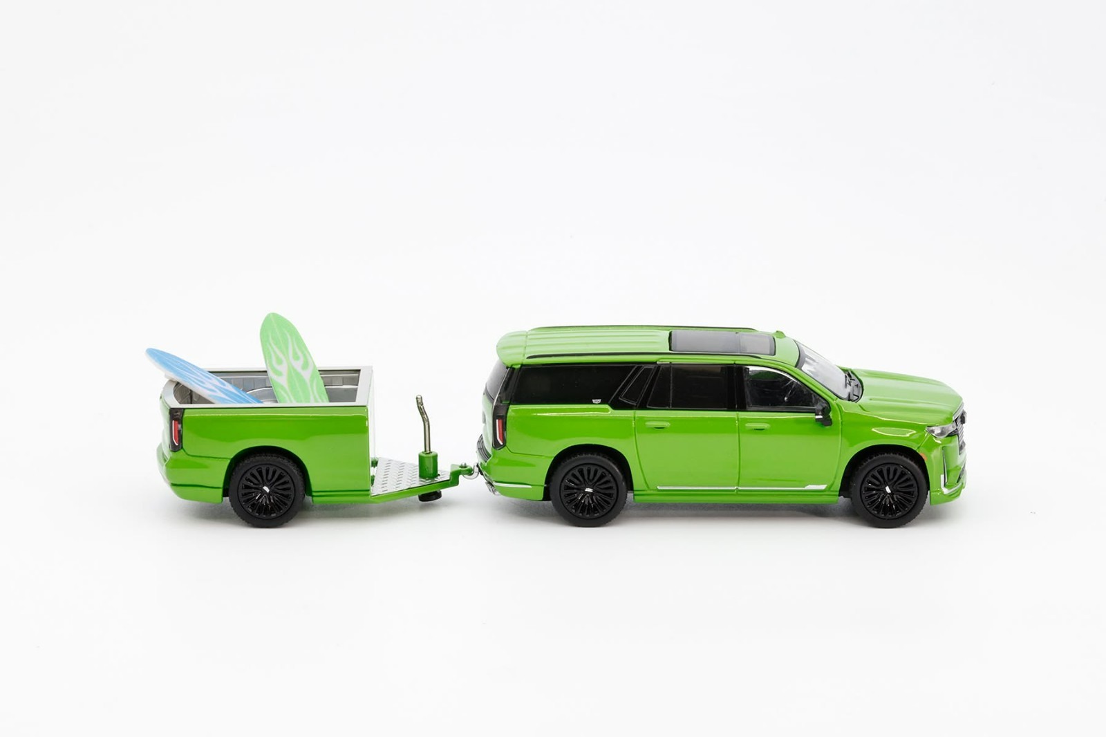 1:64 *SHADOW PRO* GREEN Cadillac Escalade-V ESV w/Trailer *NIB*