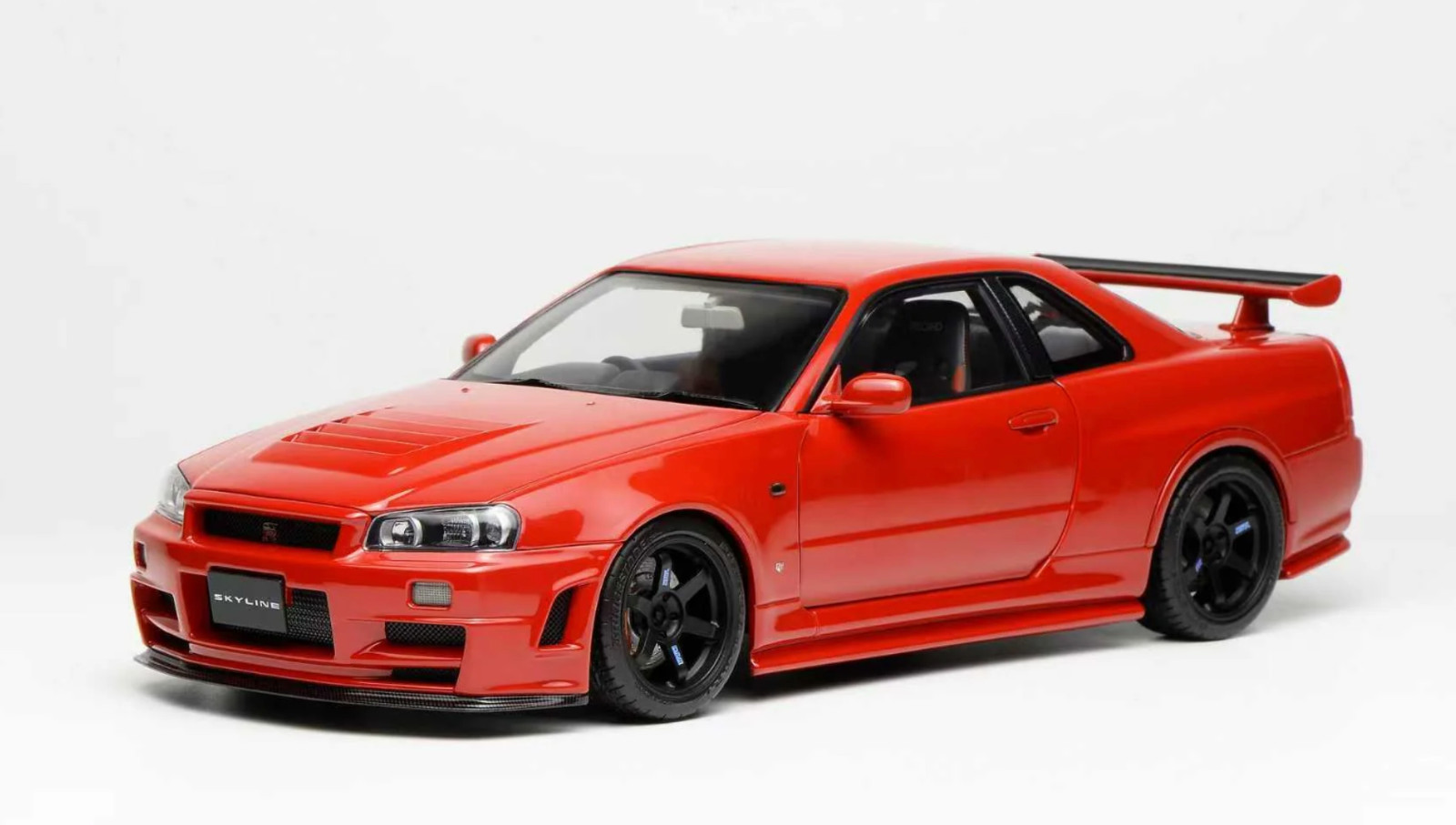 1/18 Motorhelix Nissan Skyline GT-R R34 in Red