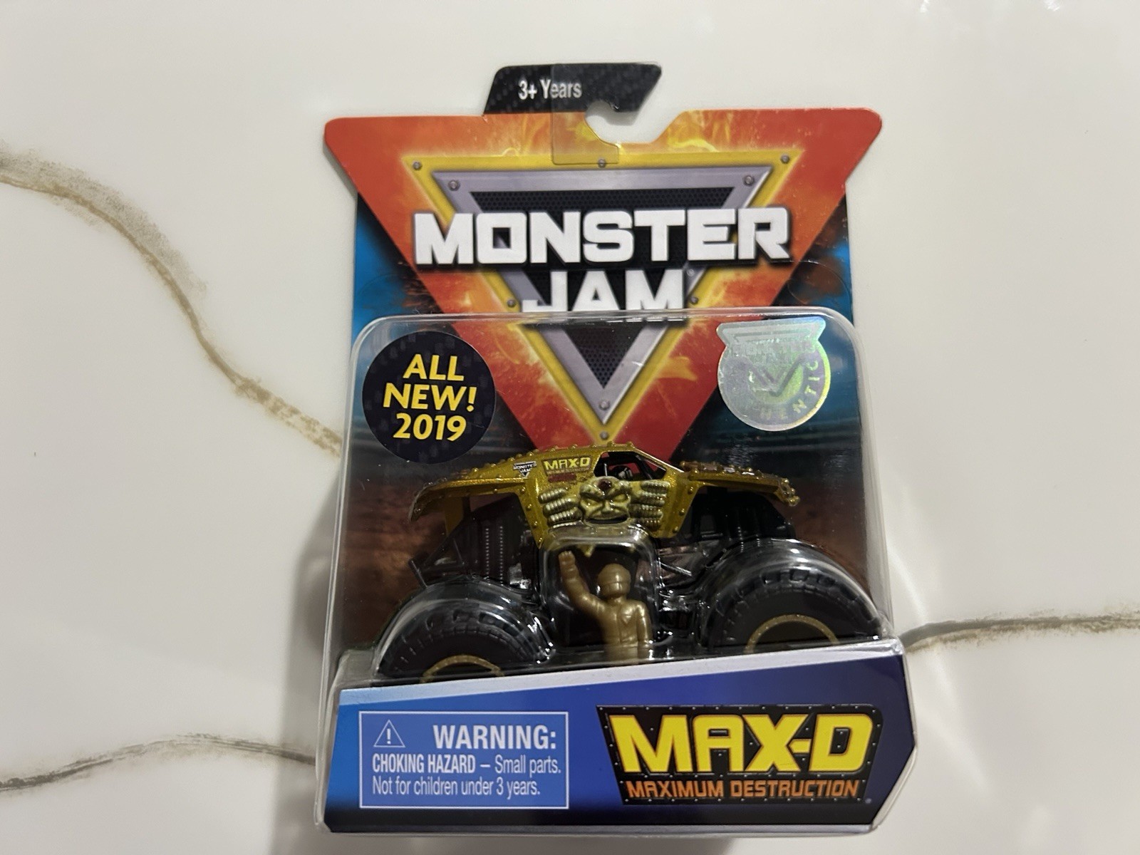 New 2019 Spin Master Monster Jam Series 2 Max D Gold Arena Favorites 1/64. NIB