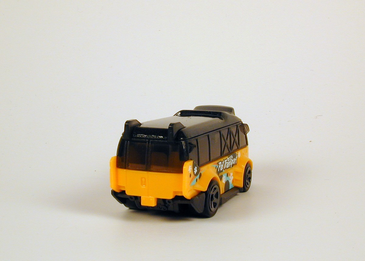 Hot Wheels KOWLOON’D Hypervan “Pet Transport” No Package
