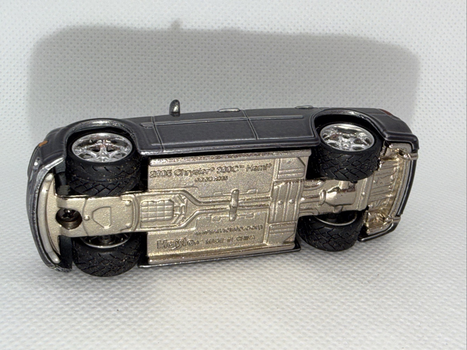Maisto Playerz 1/64 2005 Chrysler 300C Hemi