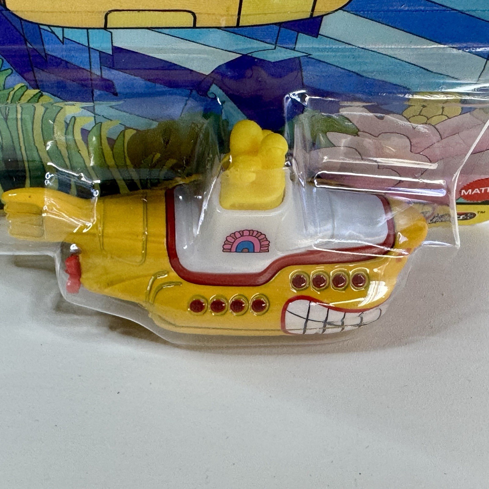 Hot Wheels Premium Beatles Yellow Submarine Pop Culture Real Riders Metal Metal