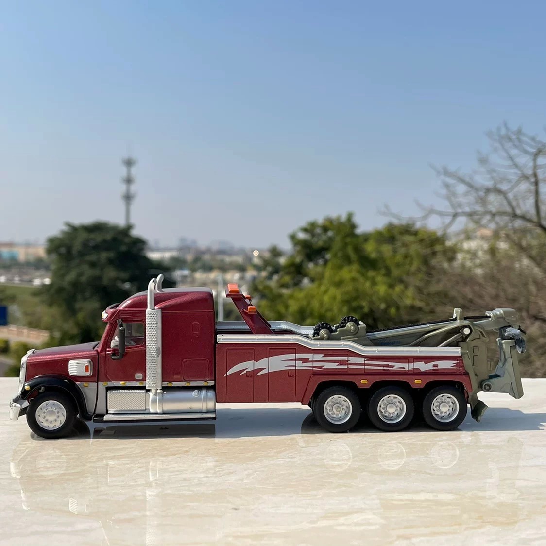 1:55 Freightliner Heavy Duty Tow Truck Diecast Plastic Model Static Display