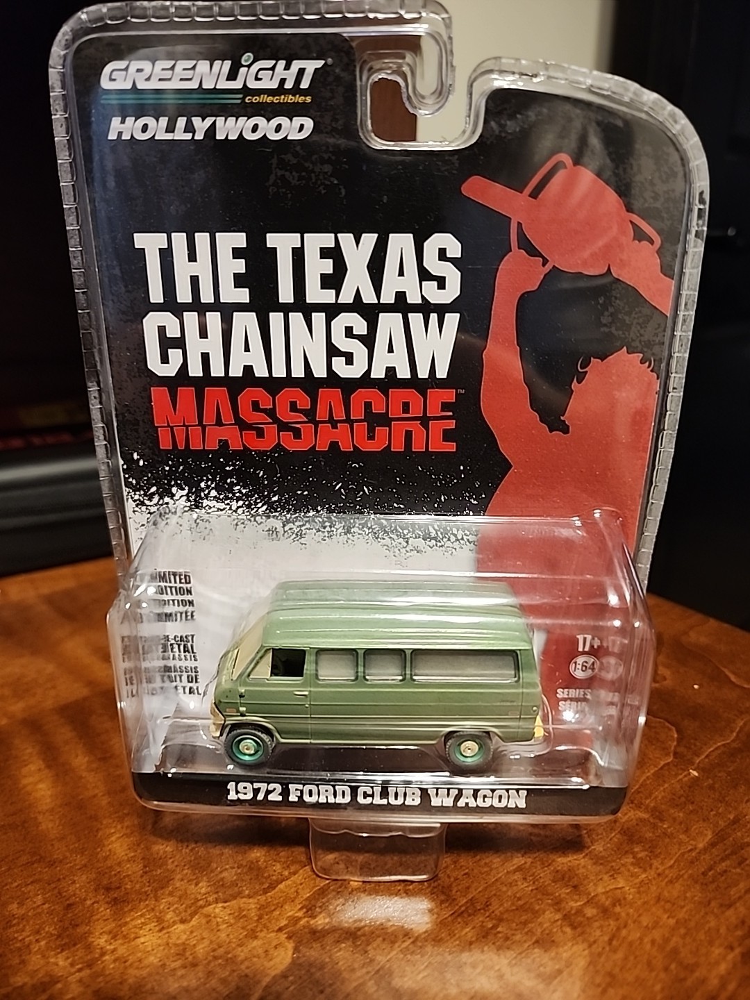 Greenlight Hollywood 1972 Ford Club Wagon The Texas Chainsaw Massacre — CHASE