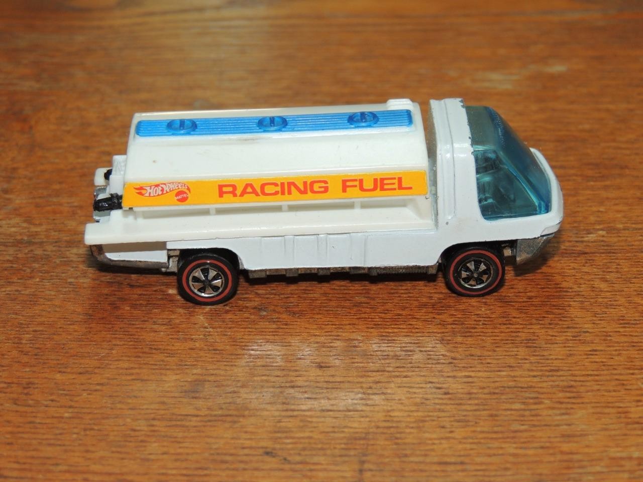Vintage Hot Wheels Redline Heavyweights Fuel Tanker Truck White NICE! READ!