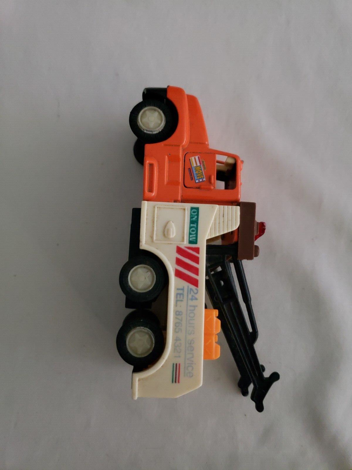 Kintoy Tow Truck Wrecker – 4.75″ – NON WORKING Friction Truck AS IS