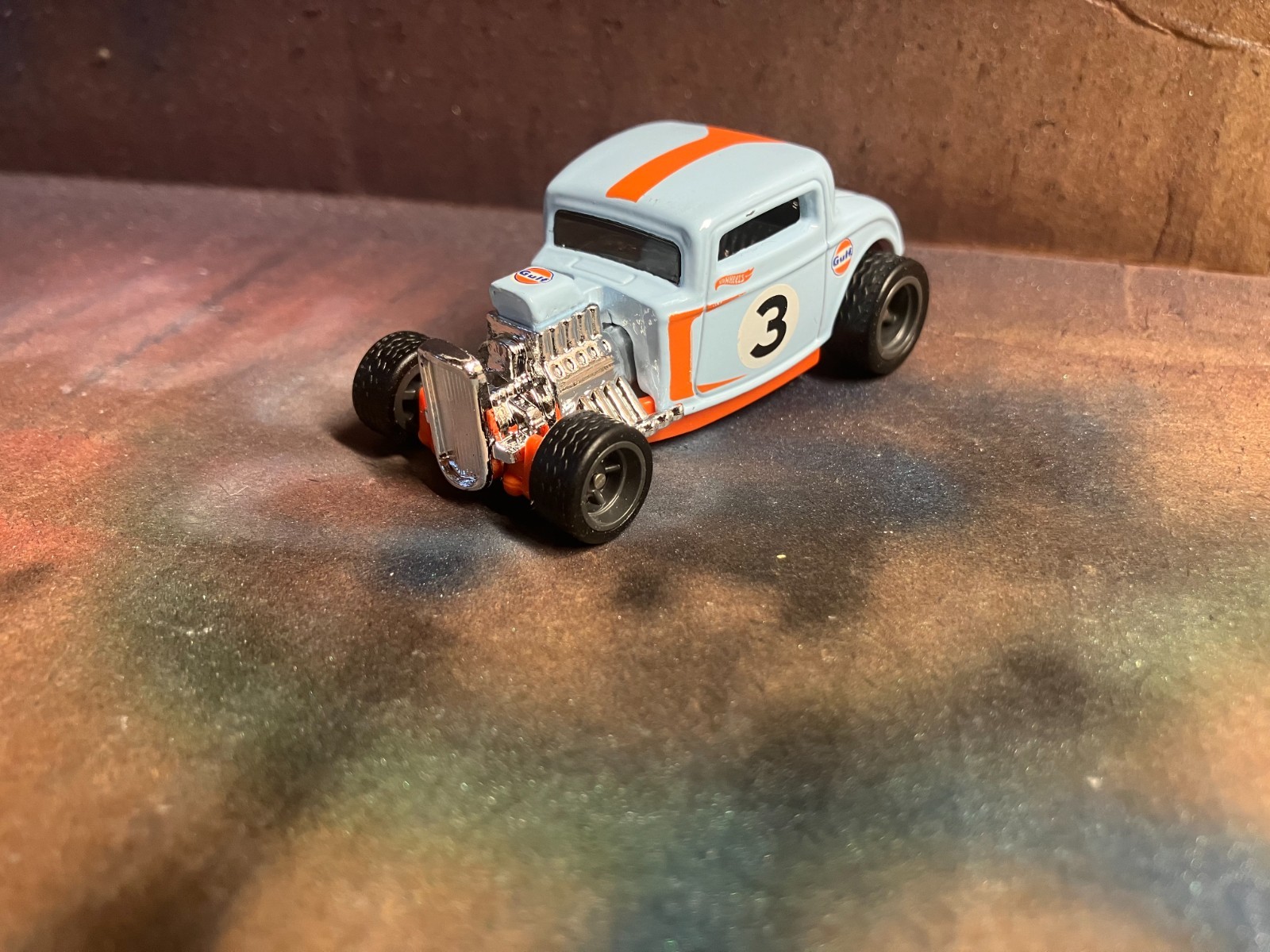 HOT WHEELS “CUSTOM” ’32 FORD (GULF) w/REAL RIDERS