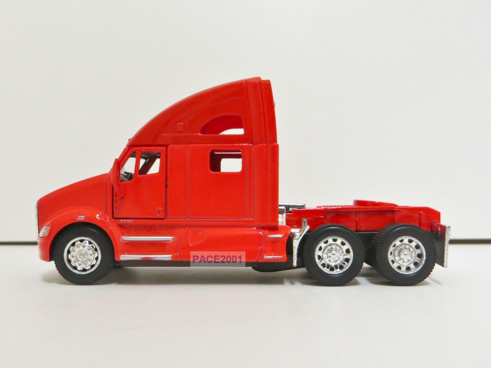 1/68th Red Kenworth T700 Tractor – Pullback Action – Opening Doors
