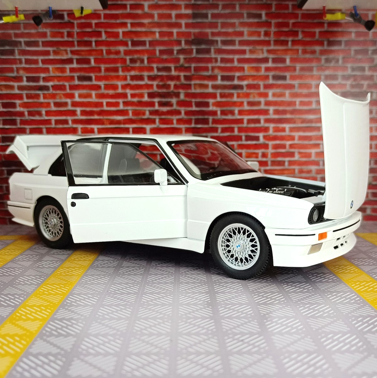 1:24 BMW M3 E30 1988 Mpower Alloy Diecast Sound & Light Car Model Toy Gift NEW
