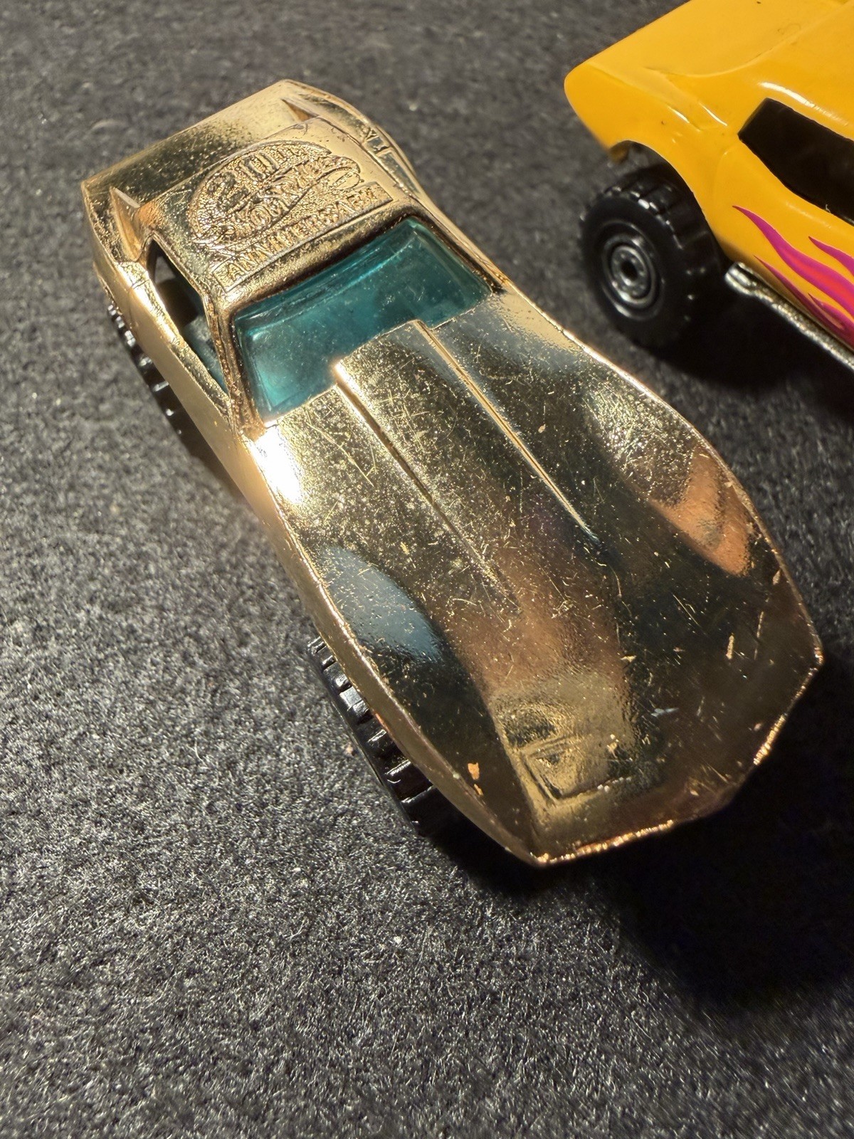 Hot Wheels LOT of 6 vintage Corvette Stingrays loose-all diff see photos please