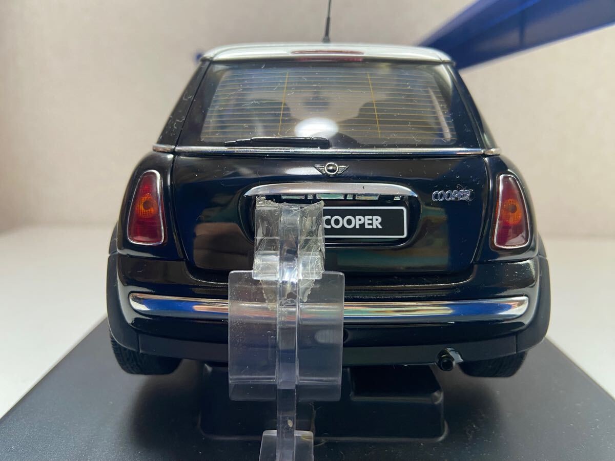 AUTOart 1/18 BMW Mini Cooper Black